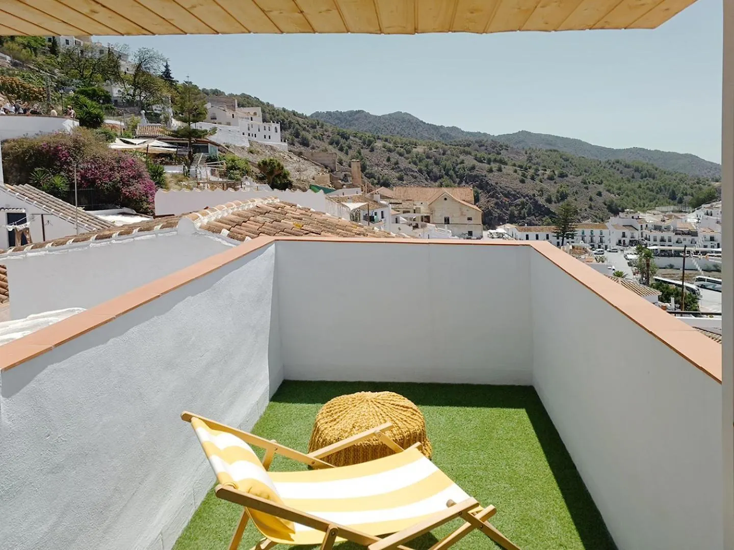 Holiday home Las Pizarrillas: Tu Hogar En Este Blanco Pueblo Frigiliana