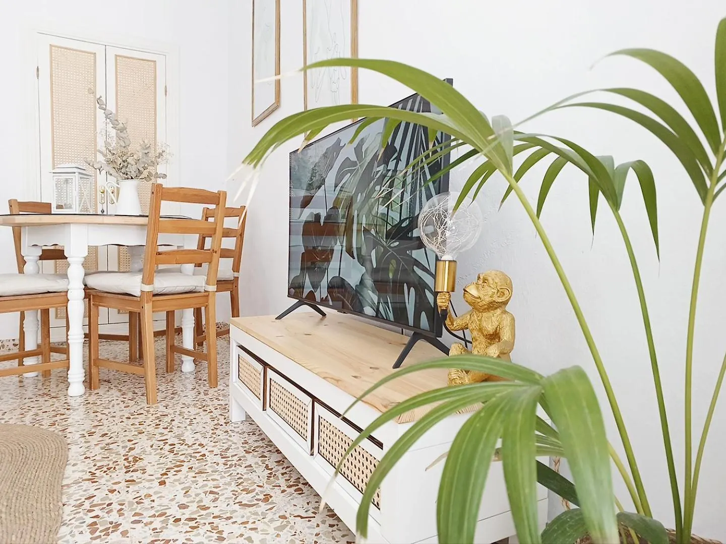 Las Pizarrillas: Tu Hogar En Este Blanco Pueblo فريجيليانا 0*,